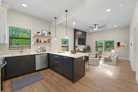 300 Steinman Avenue Dallas TX 75203