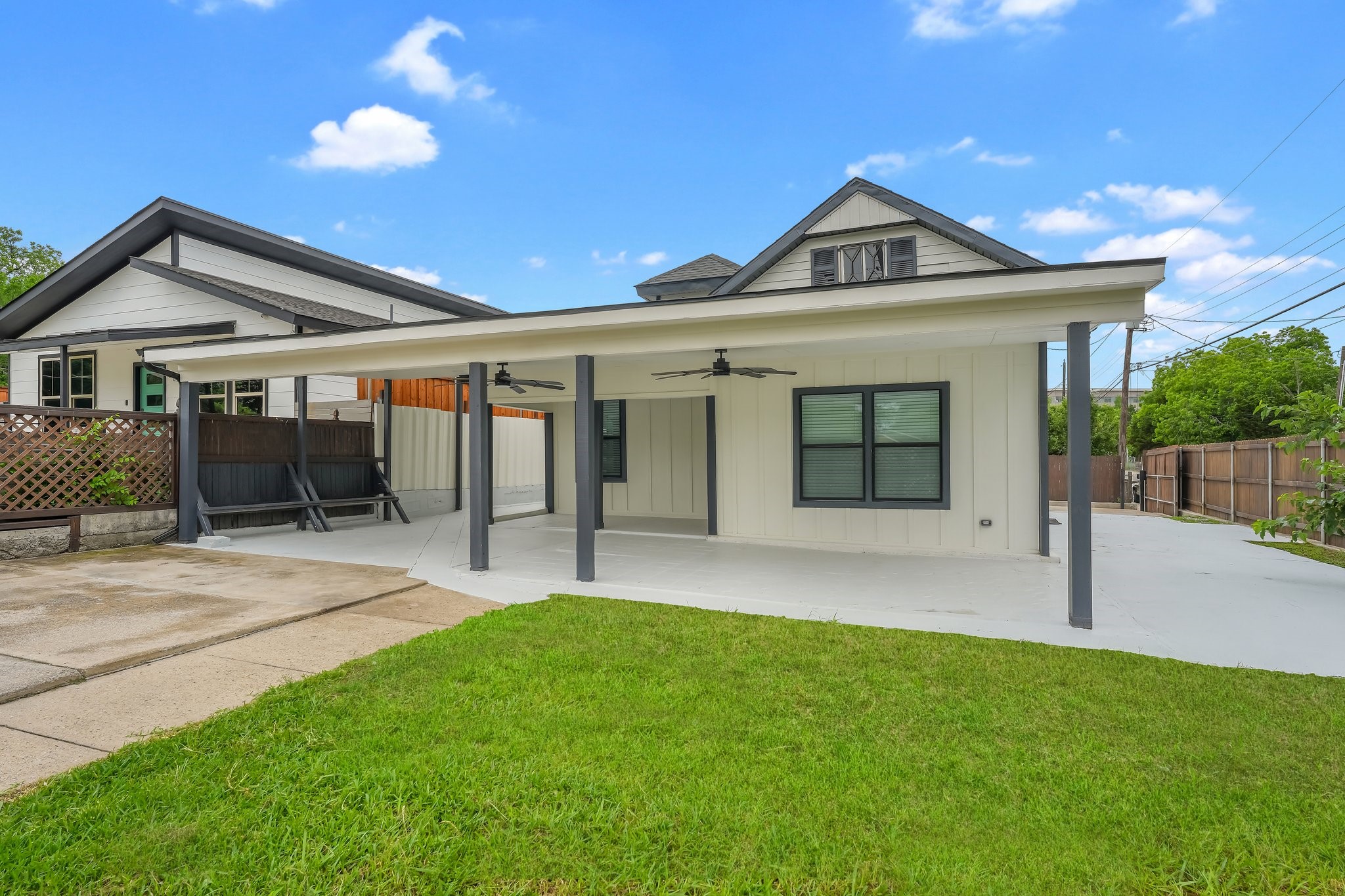 300 Steinman Avenue Dallas TX 75203