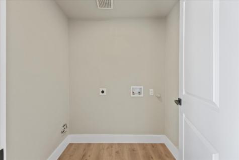 300 Steinman Avenue Dallas TX 75203