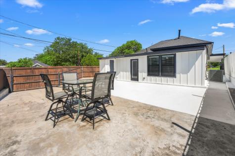 300 Steinman Avenue Dallas TX 75203