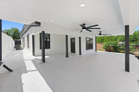 300 Steinman Avenue Dallas TX 75203