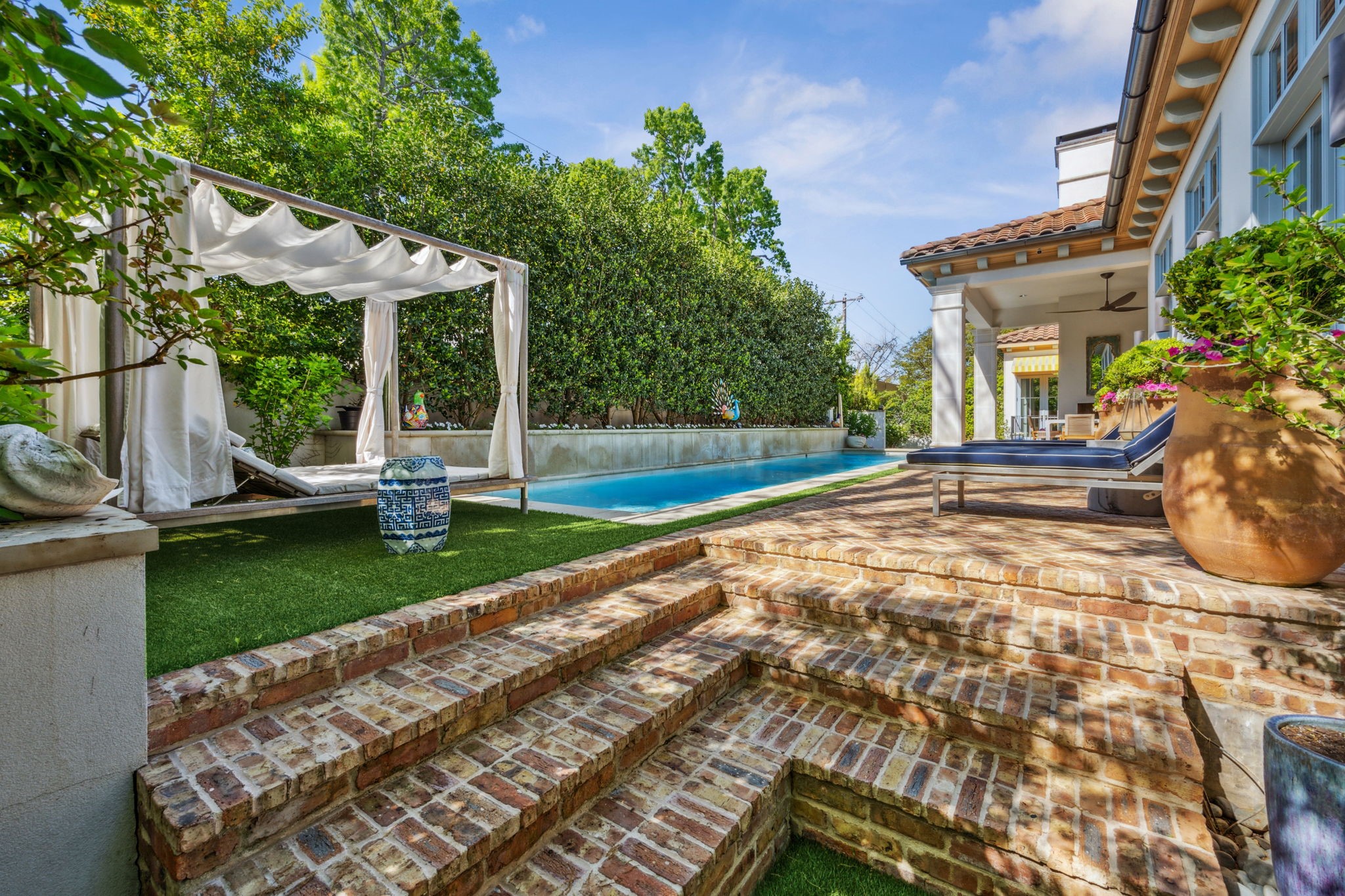 4222 Brookview Drive Dallas TX 75220