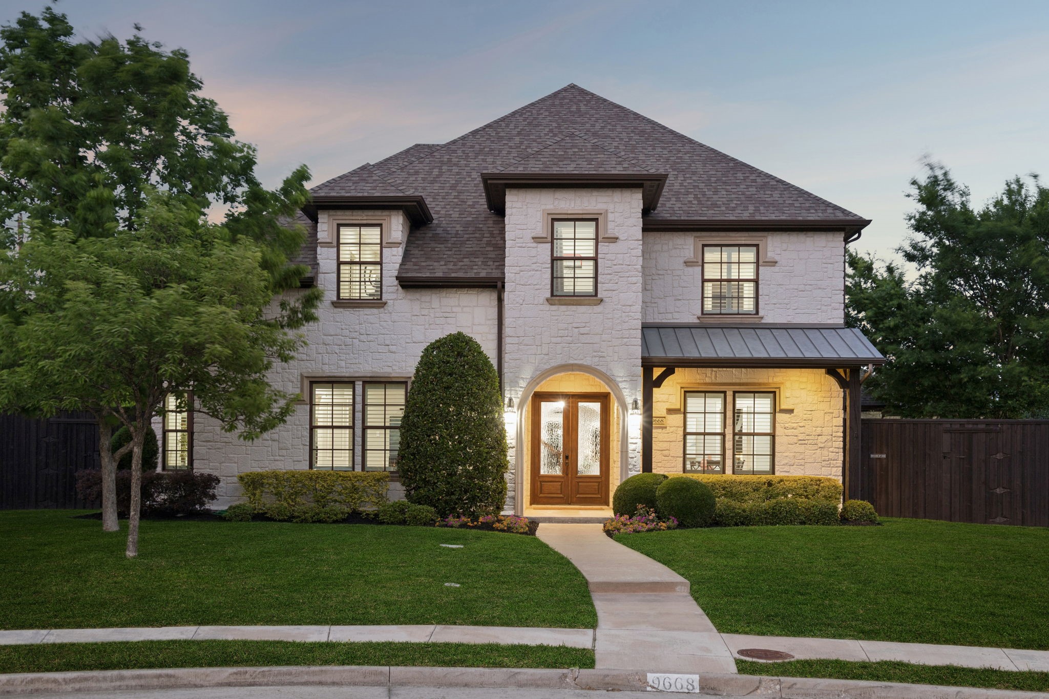 9668 Rockpoint Court Dallas TX 75238