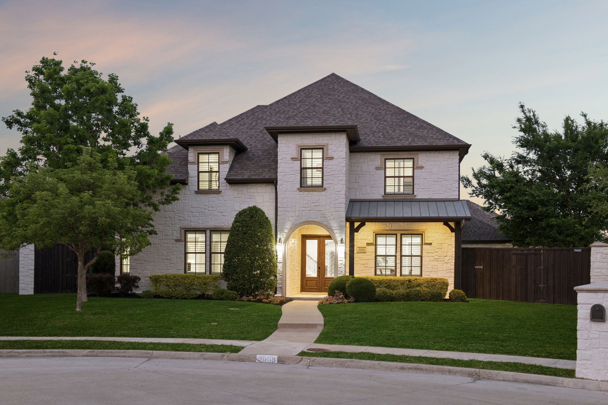 9668 Rockpoint Court Dallas TX 75238