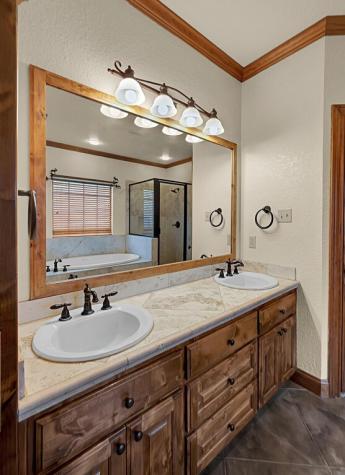 1609 Southern View Lorena TX 76655