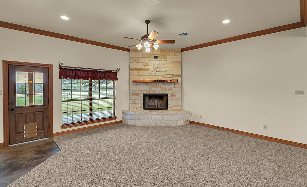 1609 Southern View Lorena TX 76655