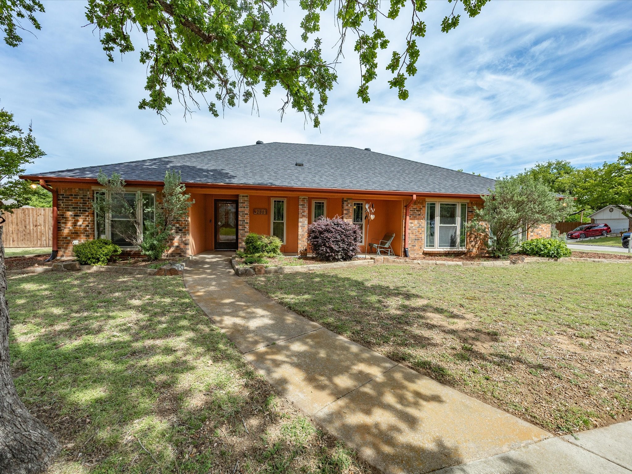 2801 Meadow Creek Bedford TX 76021