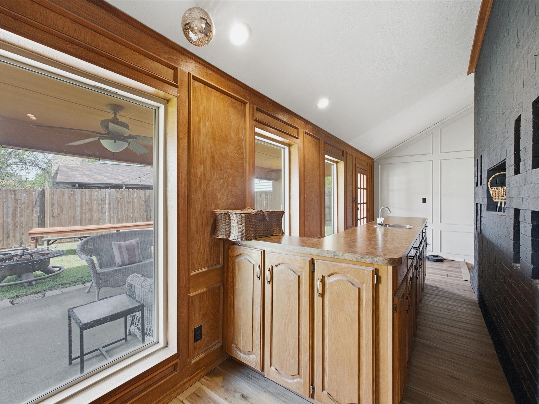 2801 Meadow Creek Bedford TX 76021