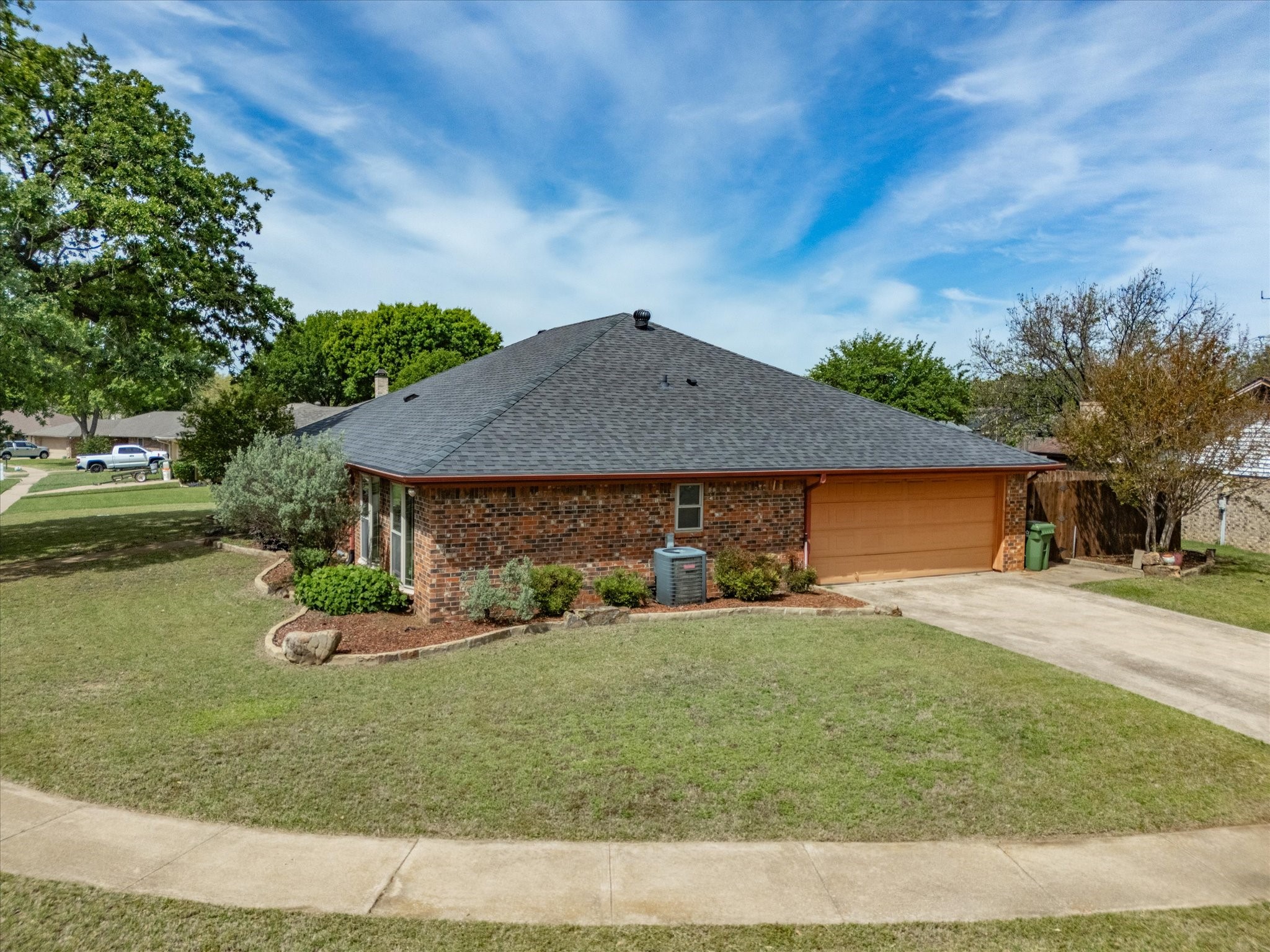 2801 Meadow Creek Bedford TX 76021