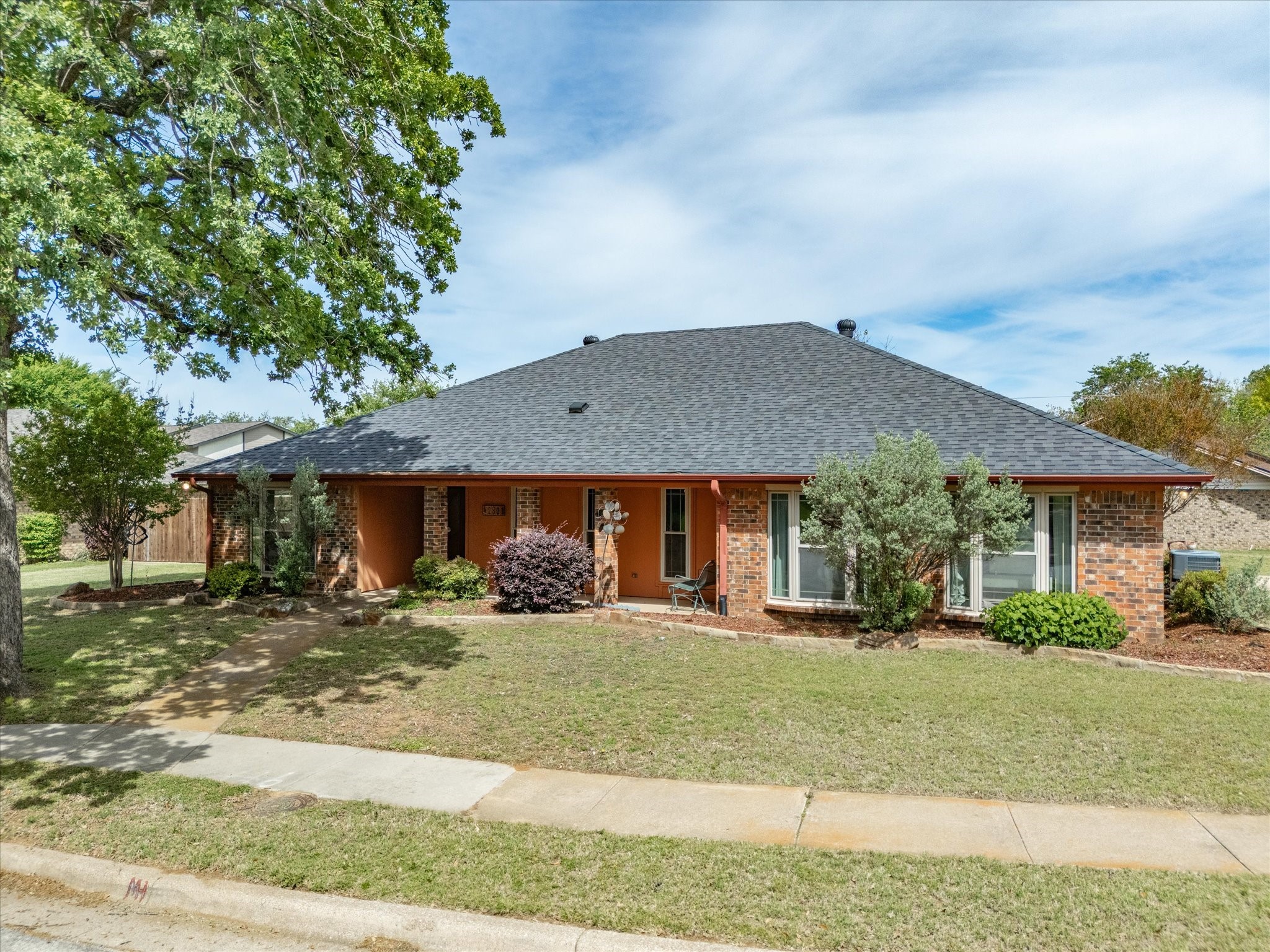 2801 Meadow Creek Bedford TX 76021
