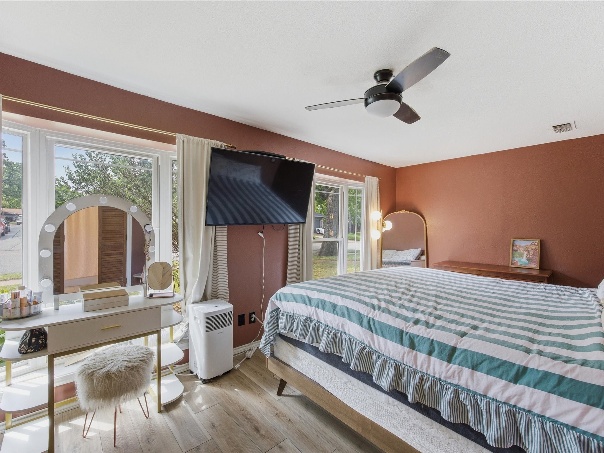 2801 Meadow Creek Bedford TX 76021