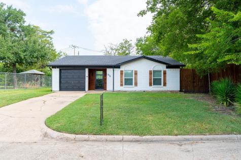 818 Stratford Drive Grand Prairie TX 75051