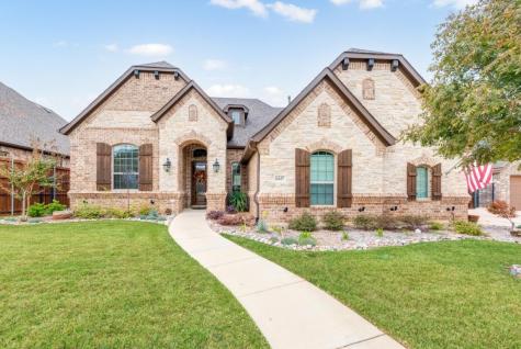 6447 Hawks Ridge Drive North Richland Hills TX 76182