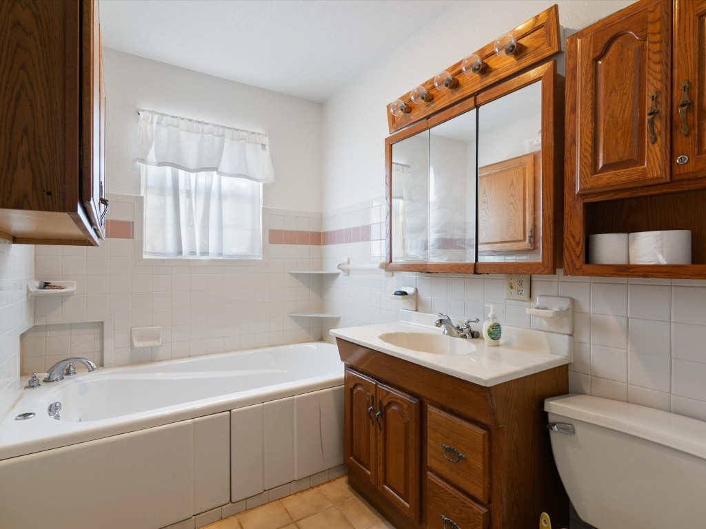 1006 County Road 2475 Alvord TX 76225