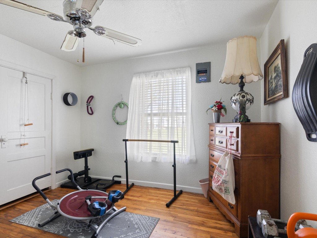 1006 County Road 2475 Alvord TX 76225