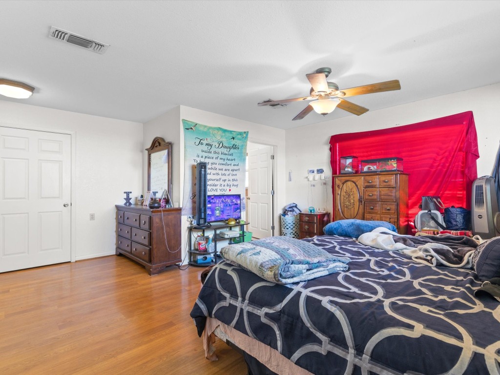 1006 County Road 2475 Alvord TX 76225