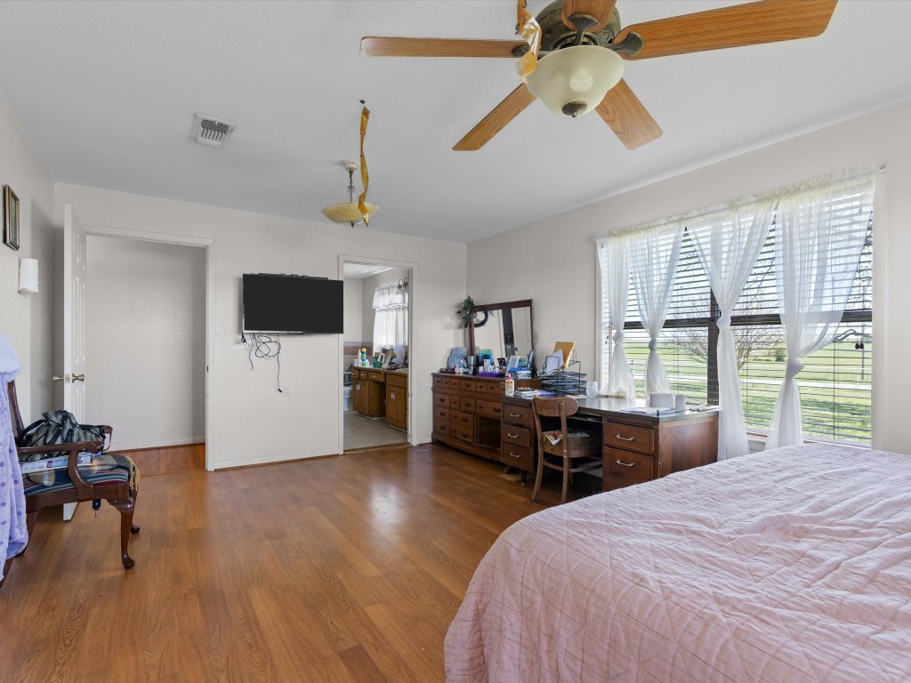 1006 County Road 2475 Alvord TX 76225