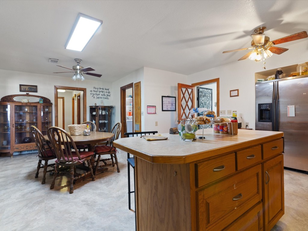 1006 County Road 2475 Alvord TX 76225