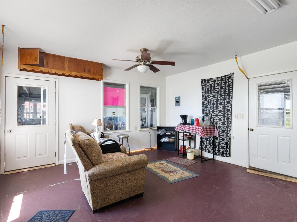 1006 County Road 2475 Alvord TX 76225