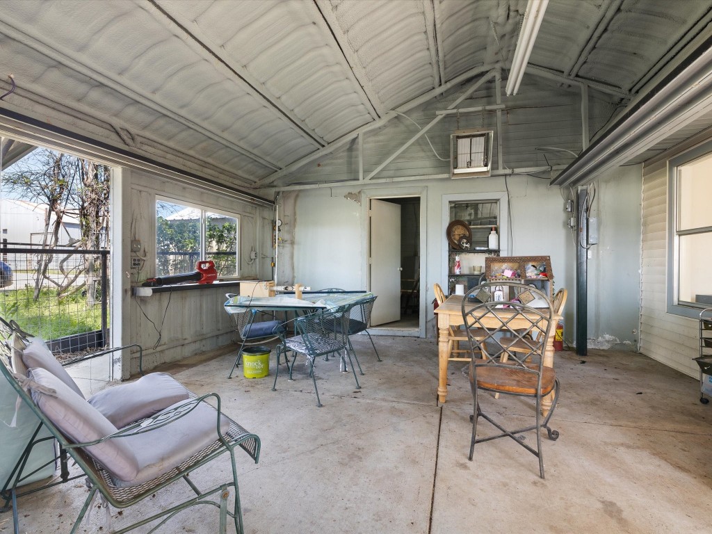 1006 County Road 2475 Alvord TX 76225