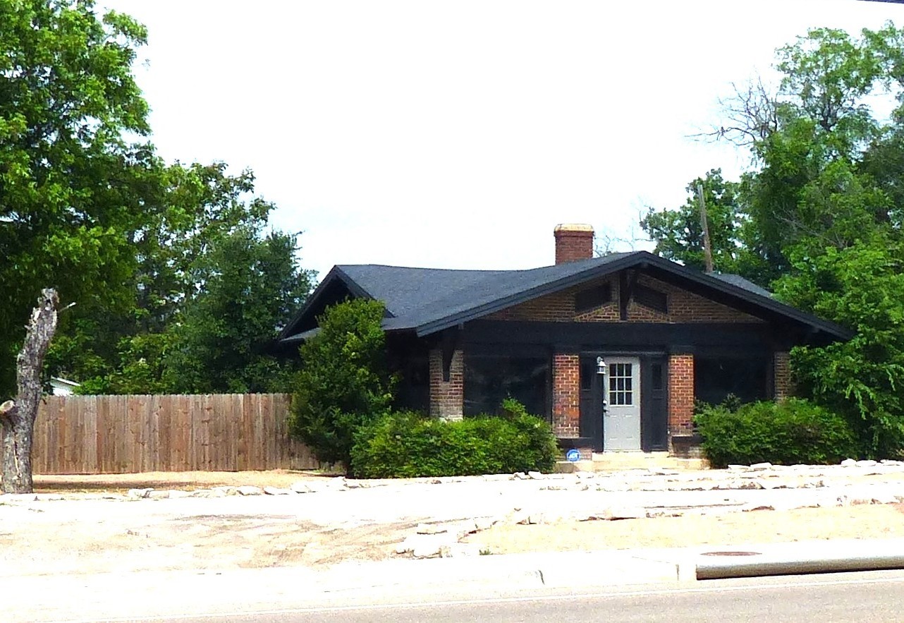 617 N Bridge Brady TX 76825