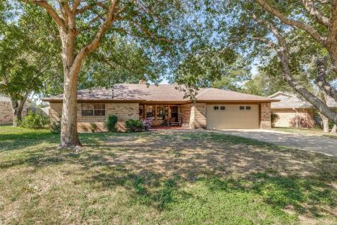 805 Mcanear Street Cleburne TX 76033