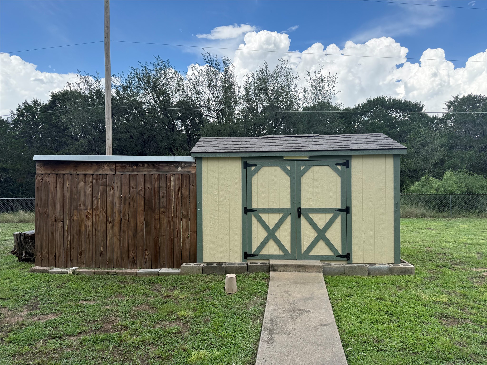 1192 Deer Trail Glen Rose TX 76043