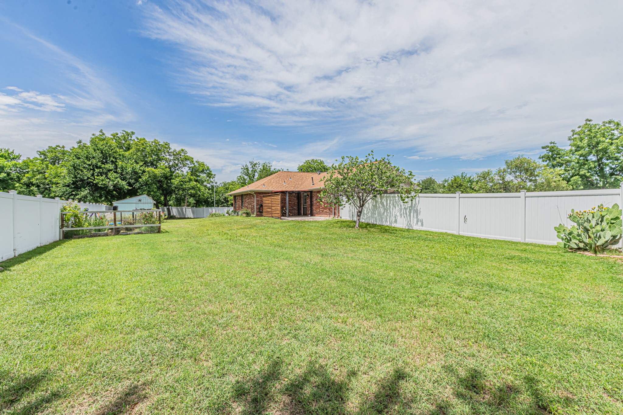 204 S Spring Branch Trail Springtown TX 76082