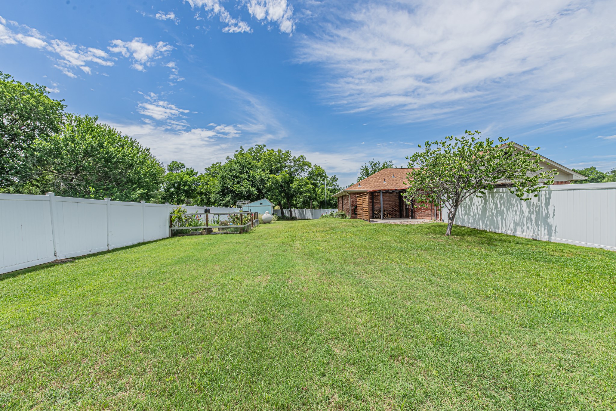204 S Spring Branch Trail Springtown TX 76082