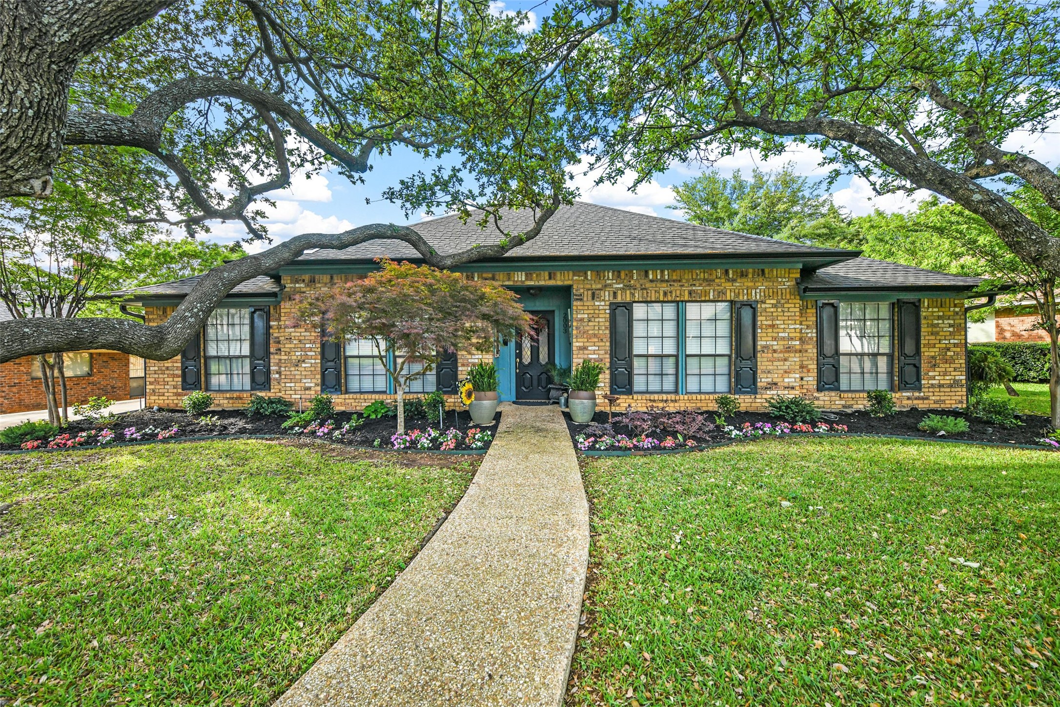 2003 Paddockview Drive Arlington TX 76017