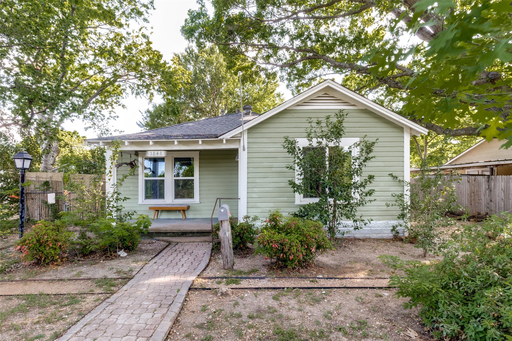 1848 Oates Drive Dallas TX 75228