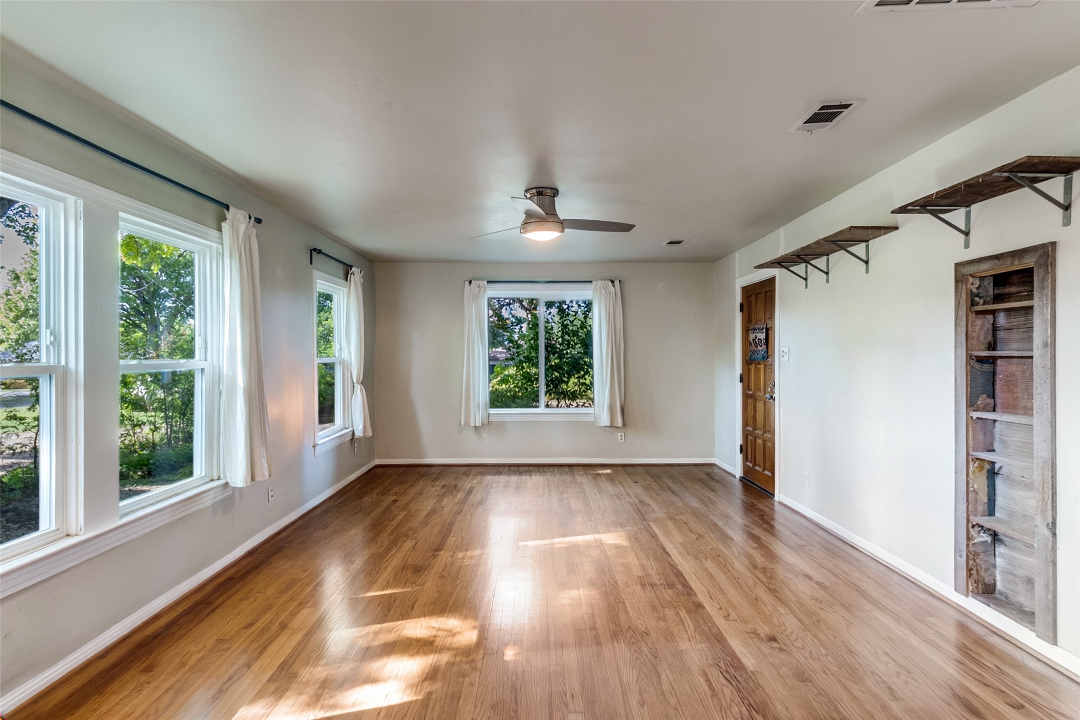 1848 Oates Drive Dallas TX 75228
