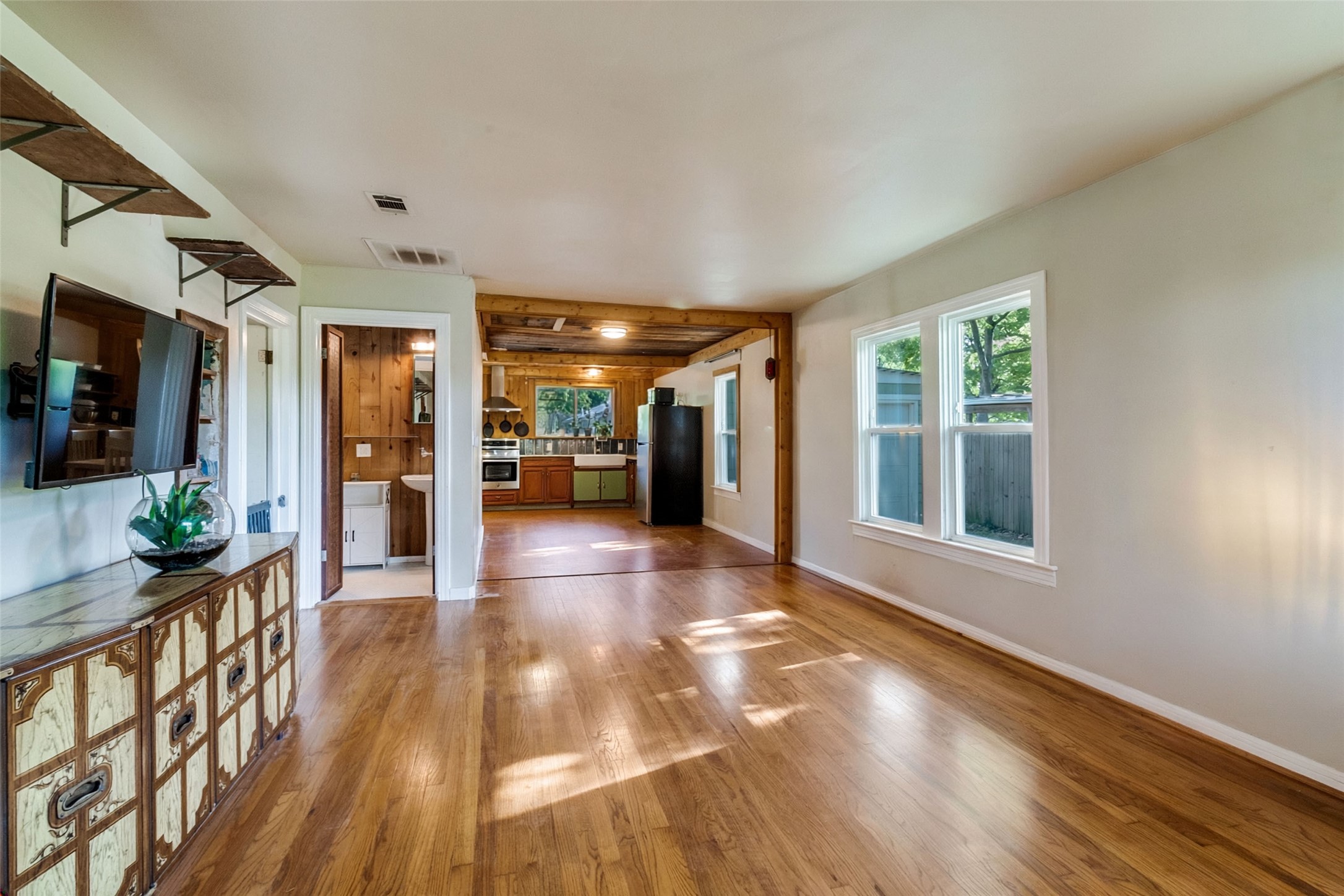 1848 Oates Drive Dallas TX 75228
