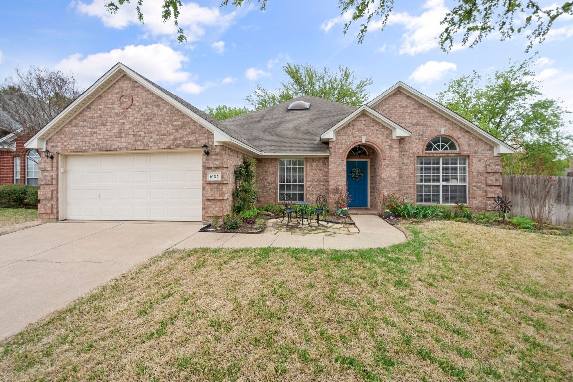 1902 Alpaca Court Arlington TX 76001