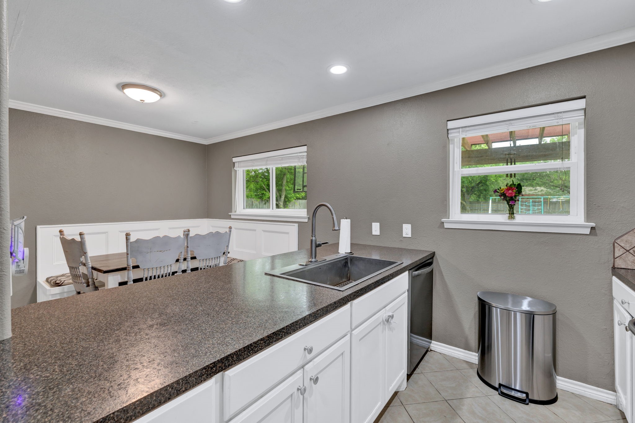 732 Hillside Drive Burleson TX 76028