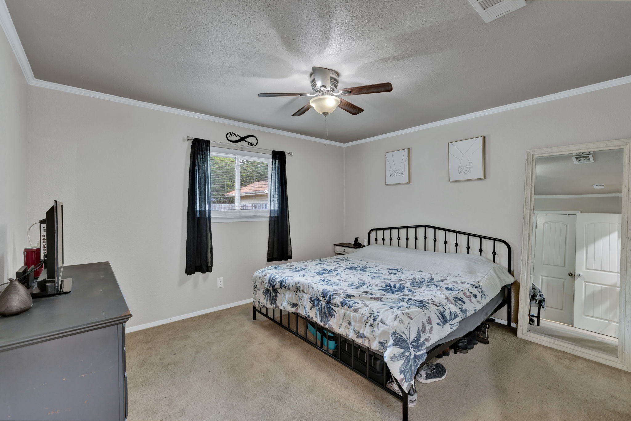 732 Hillside Drive Burleson TX 76028