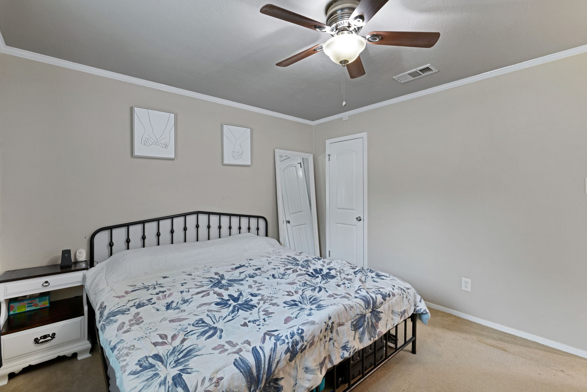 732 Hillside Drive Burleson TX 76028