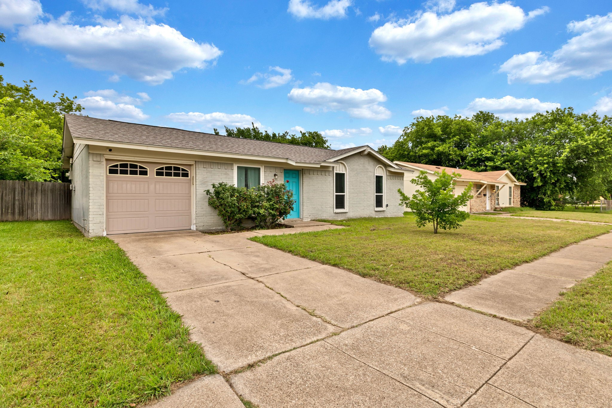 732 Hillside Drive Burleson TX 76028