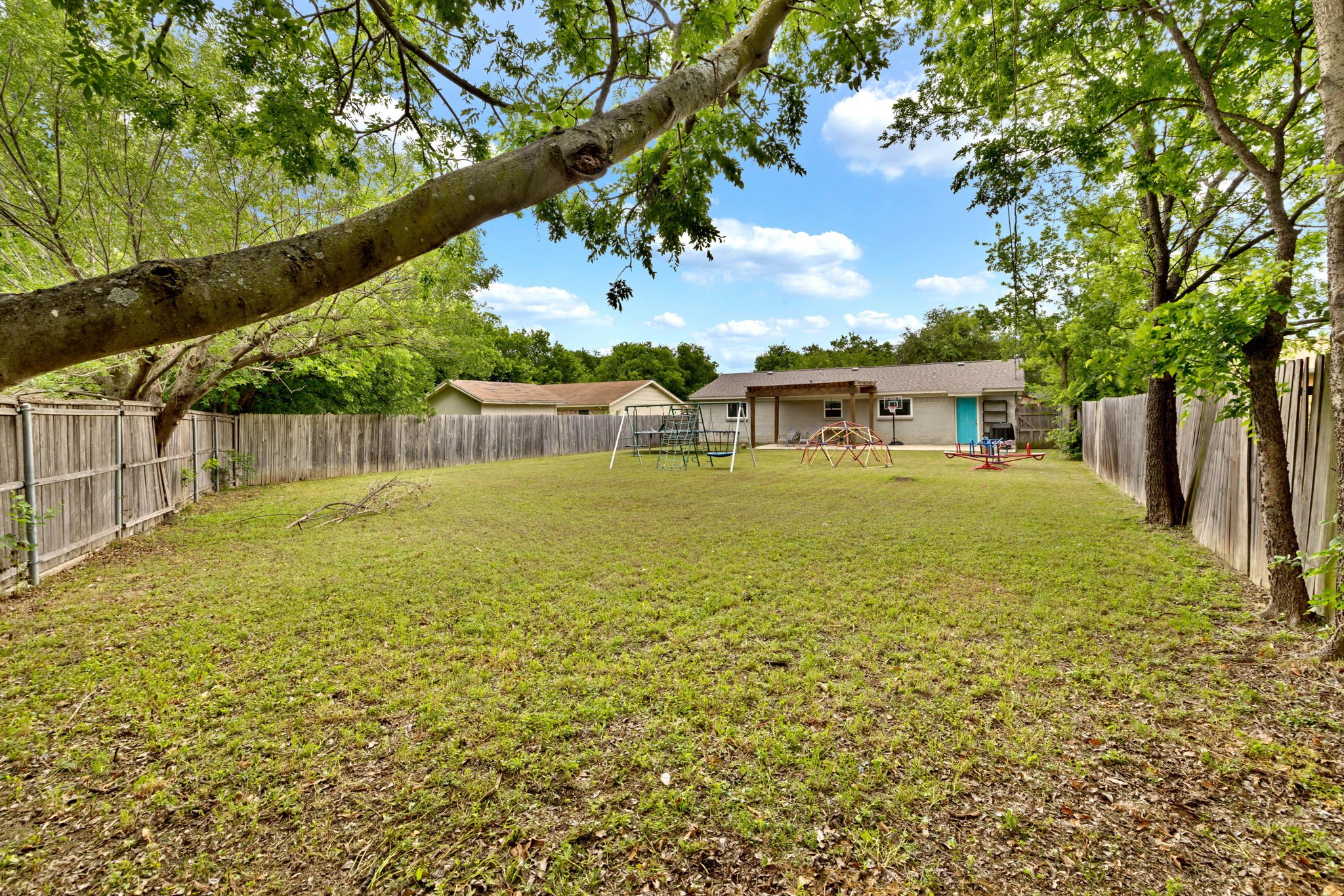 732 Hillside Drive Burleson TX 76028