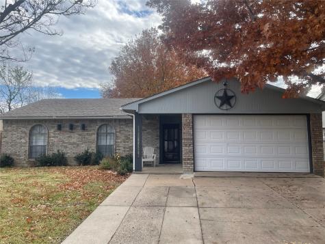 1513 Santa Fe Trail Grand Prairie TX 75052