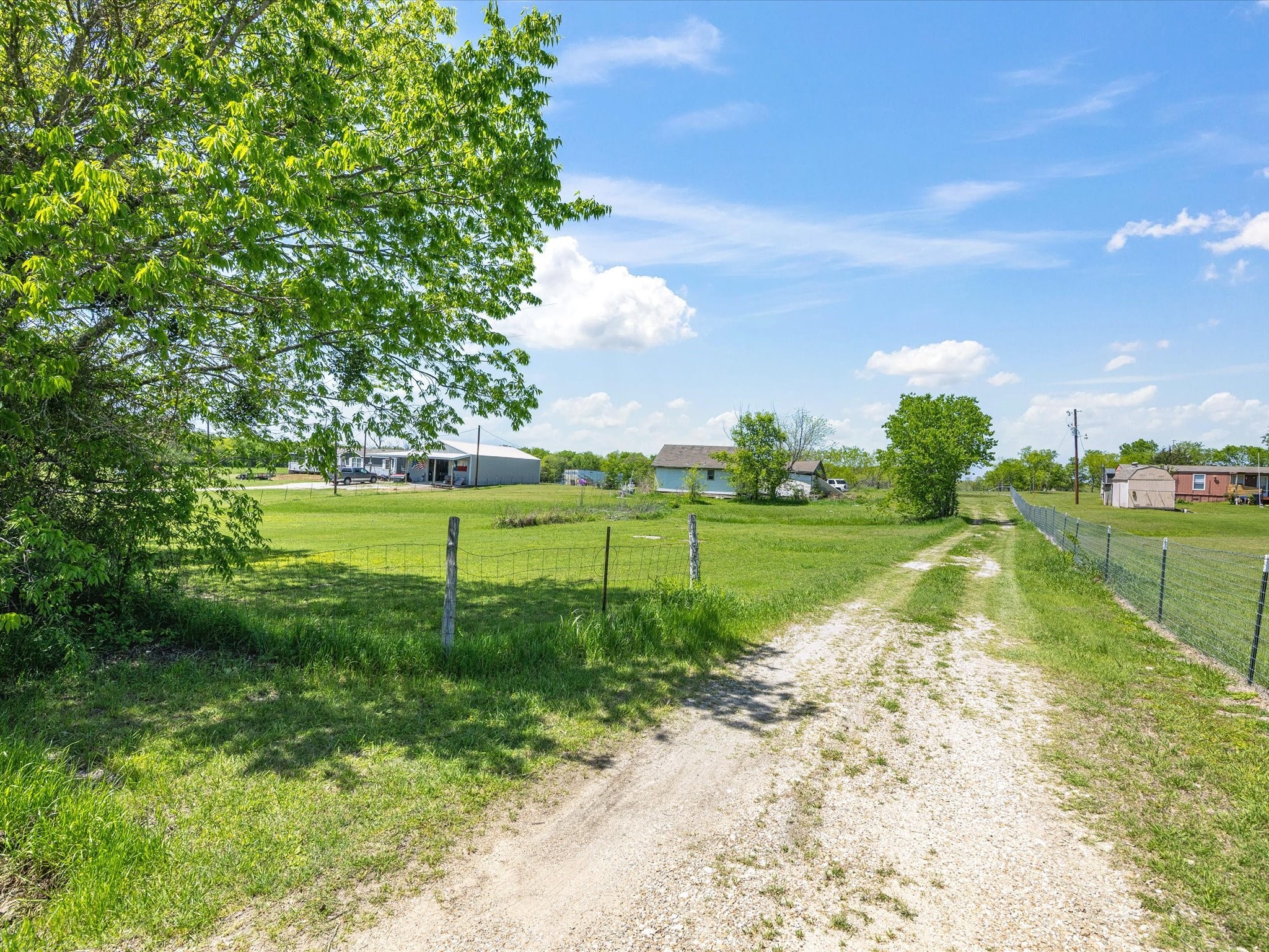 801 Walker Creek Road Ennis TX 75119