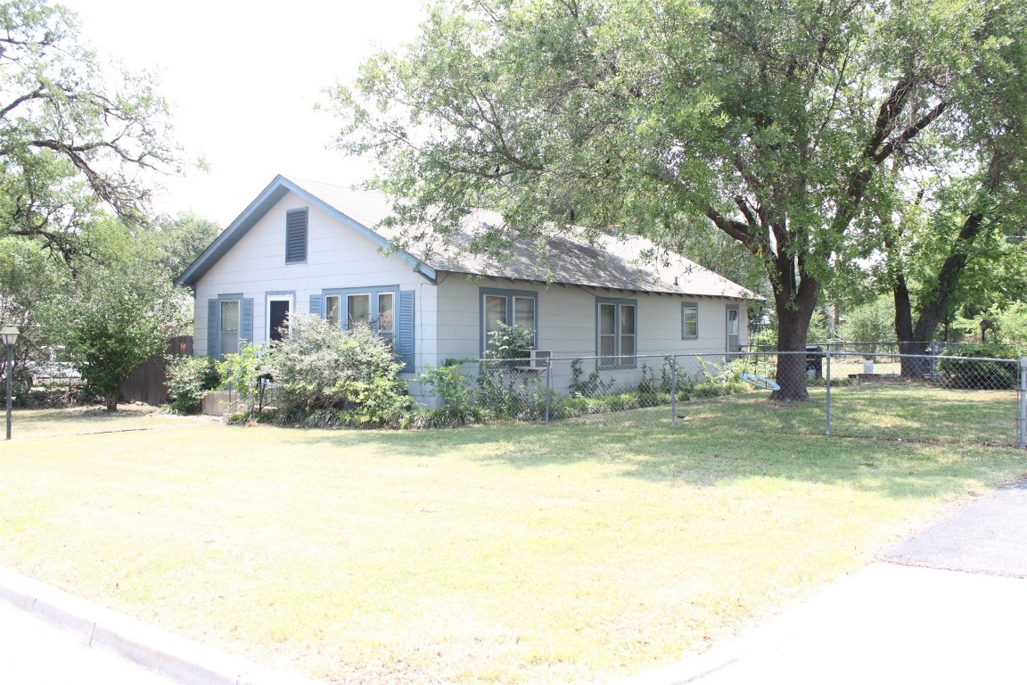 1229 High Street Fort Worth TX 76110