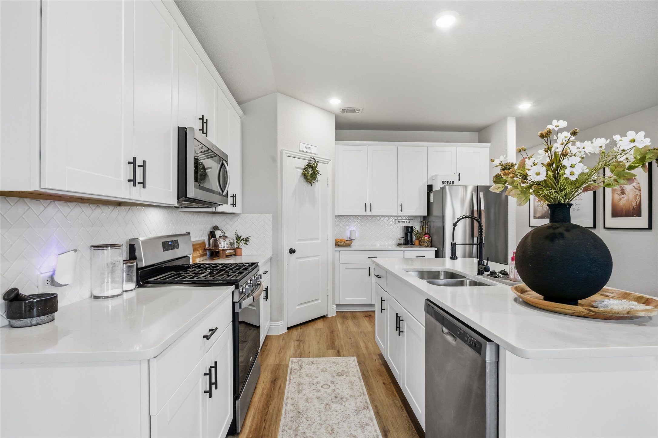 1501 Pleasant Knoll Trail Aubrey TX 76227