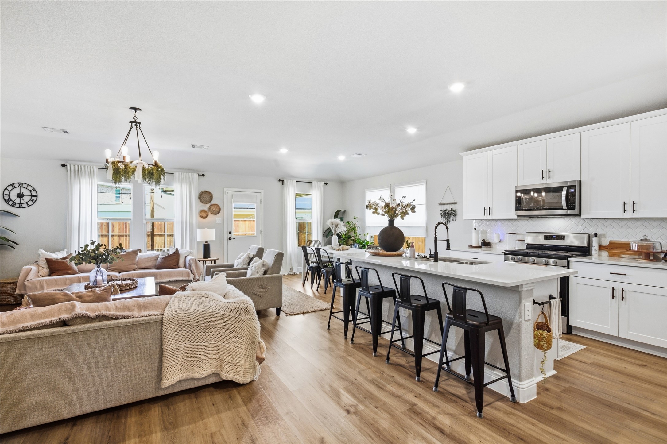 1501 Pleasant Knoll Trail Aubrey TX 76227