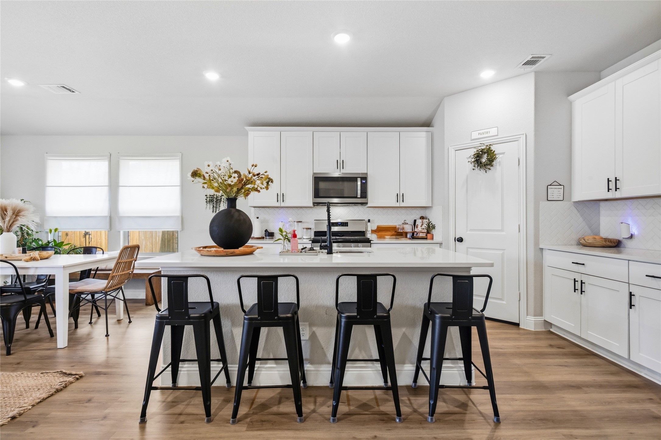 1501 Pleasant Knoll Trail Aubrey TX 76227