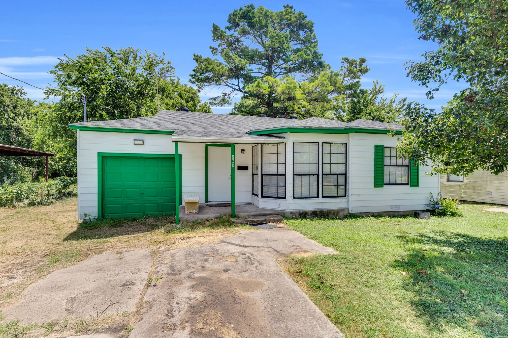 820 NE 31st Street Grand Prairie TX 75050