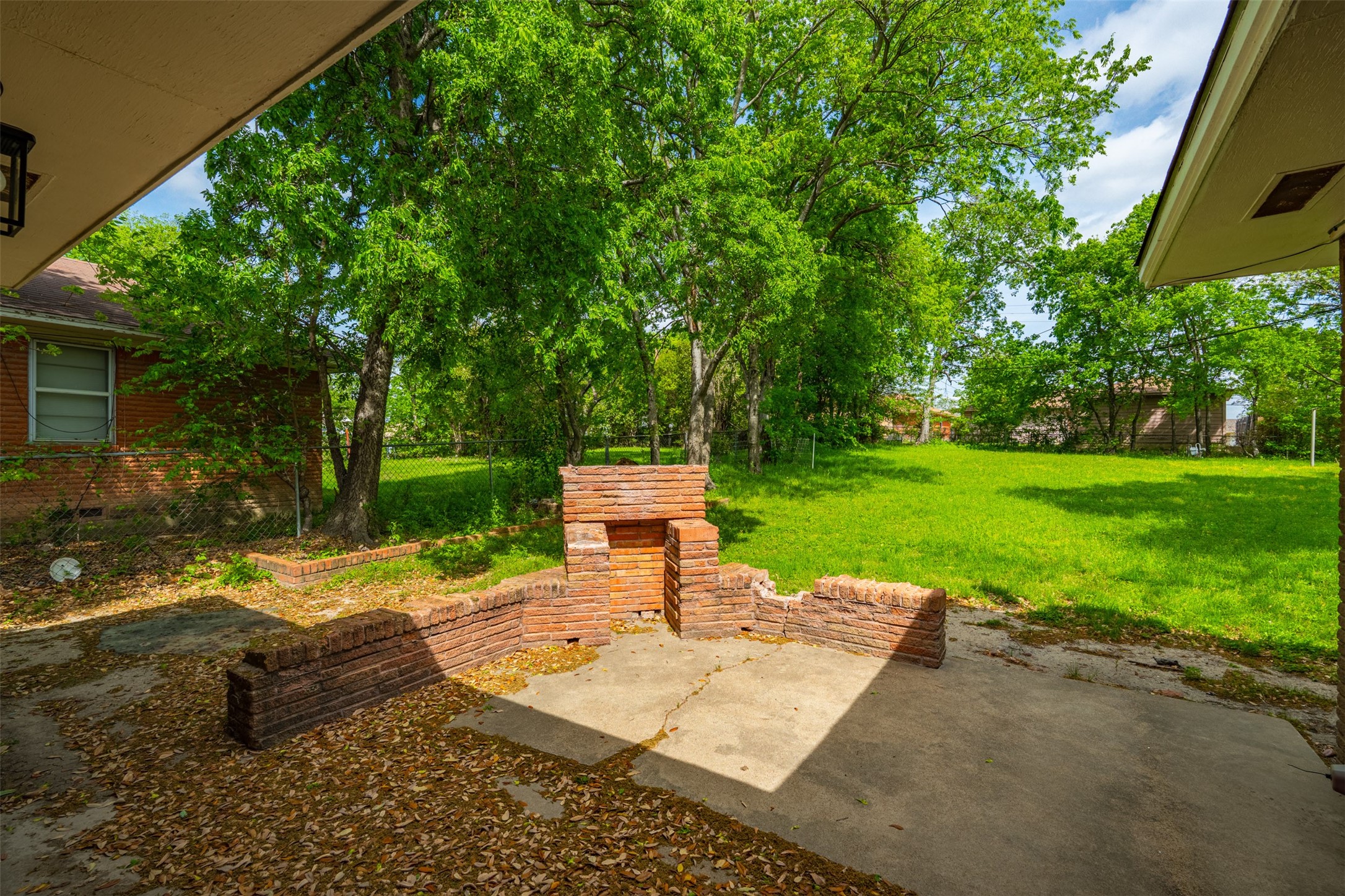 1115 Indian Creek Trail Dallas TX 75241