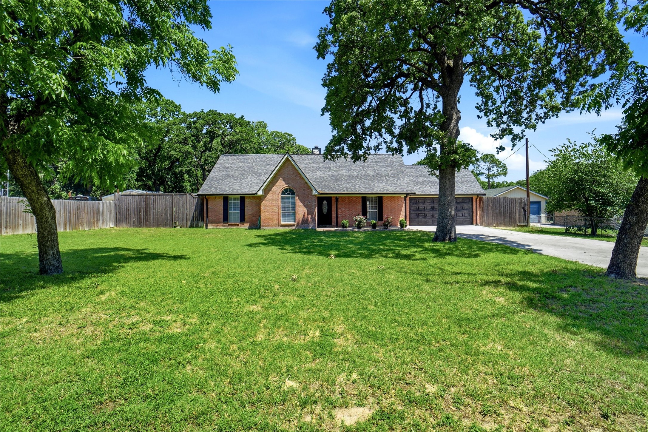 7150 Allyn Drive Azle TX 76020