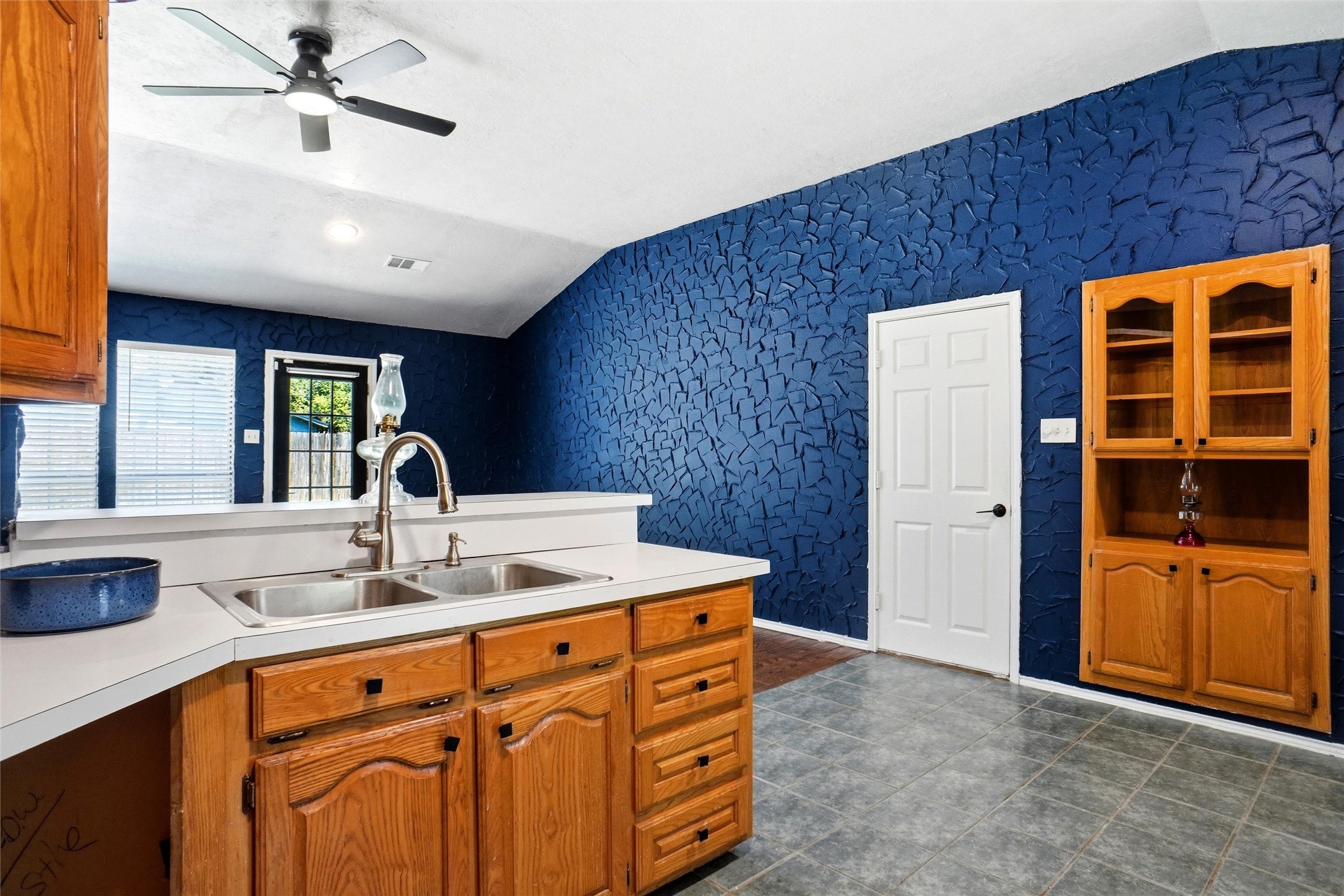 7150 Allyn Drive Azle TX 76020
