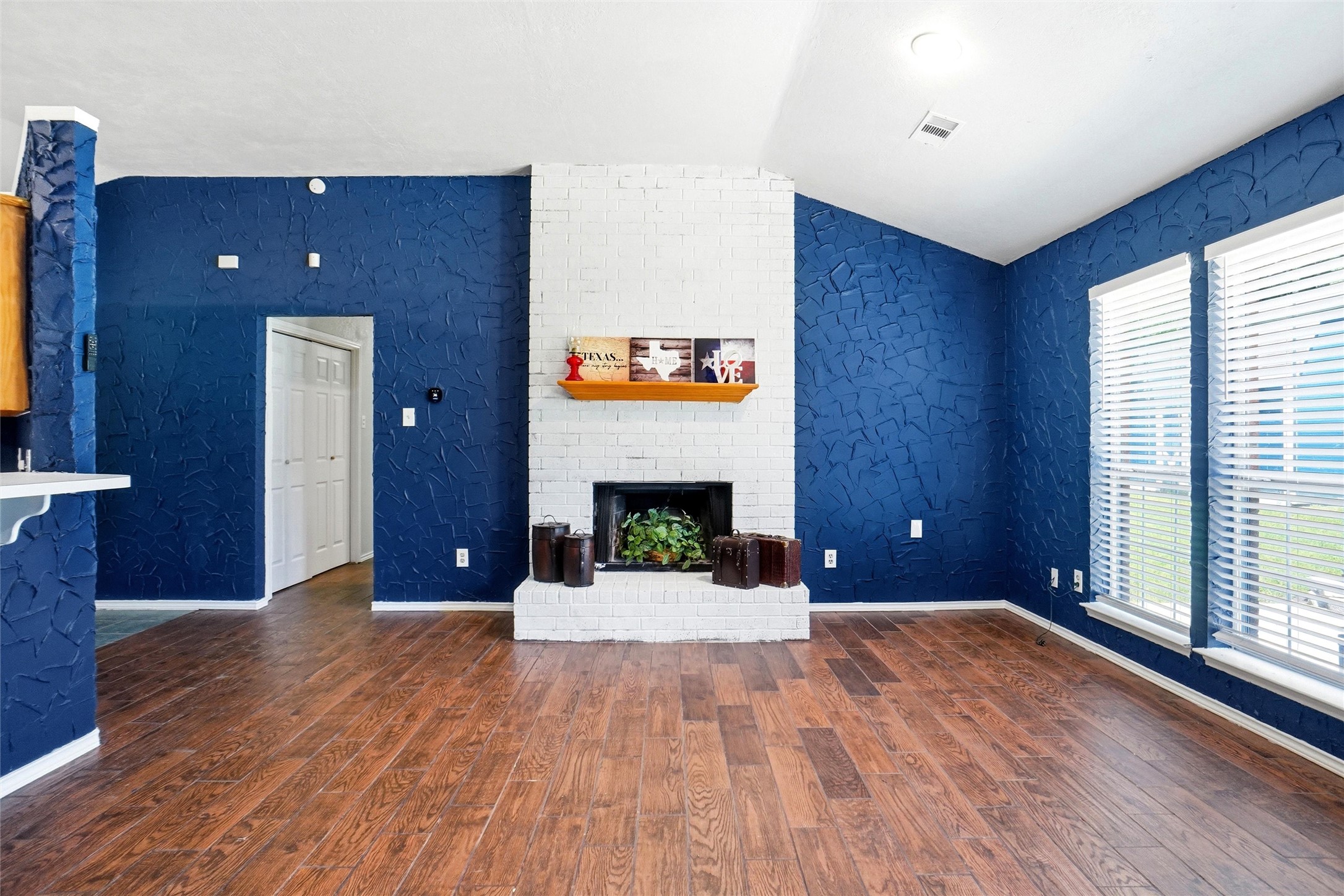 7150 Allyn Drive Azle TX 76020